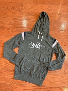 Nike Lightweight Pullover Hoodie Sweatshirt XS Olive Green Logo Athleisure